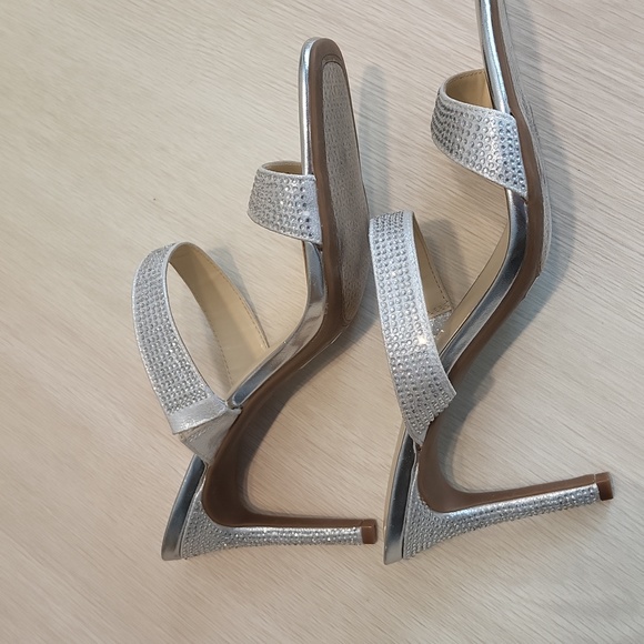 Jessica Simpson Sandal - Picture 3 of 11